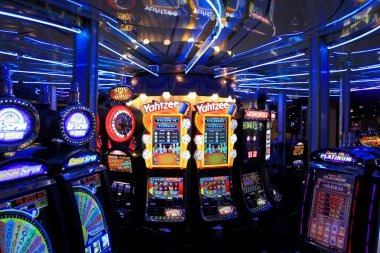 Live Lightning Dice table with three dice, multiplier display, and dealer visible on-camera